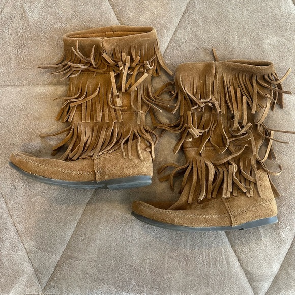 Minnetonka Women’s Fringe Boots size 8 brown suede leather authentic buckskin - Picture 3 of 8